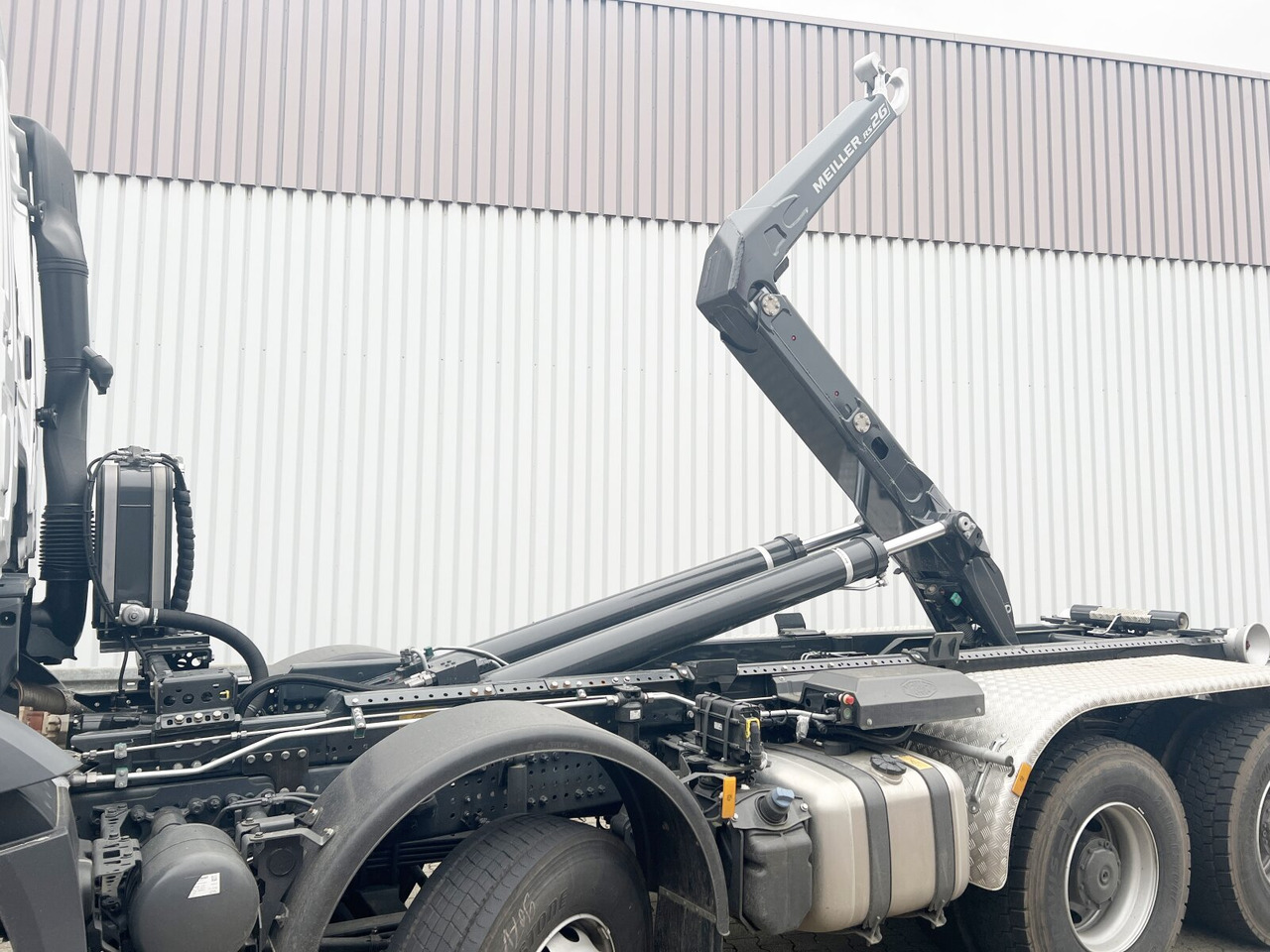 New Hook lift truck Mercedes-Benz Arocs 4142/48 8x4/4 Arocs 4142/48 8x4/4, Grounder, Meiller RS26 62-K, Funk, Motorabtrieb: picture 13 New Hook lift truck Mercedes-Benz Arocs 4142/48 8x4/4 Arocs 4142/48 8x4/4, Grounder, Meiller RS26 62-K, Funk, Motorabtrieb: picture 13