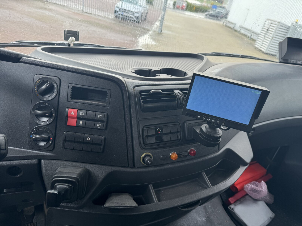 Crane truck, Dropside/ Flatbed truck Mercedes-Benz Atego 1223 L 4x2 Atego 1223 L 4x2 mit Heckkran Atlas 88.3-A2L, Funk: picture 7 Crane truck, Dropside/ Flatbed truck Mercedes-Benz Atego 1223 L 4x2 Atego 1223 L 4x2 mit Heckkran Atlas 88.3-A2L, Funk: picture 7