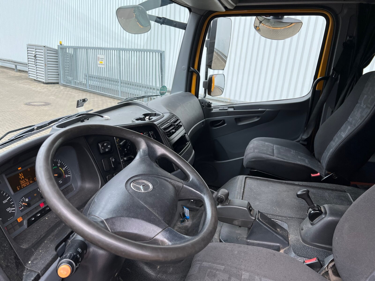 Mercedes-Benz Atego 1224 L 4x2 Atego 1224 L, Möbelkoffer, Dautel LBW, 42 cbm - Box truck: picture 4 Mercedes-Benz Atego 1224 L 4x2 Atego 1224 L, Möbelkoffer, Dautel LBW, 42 cbm - Box truck: picture 4
