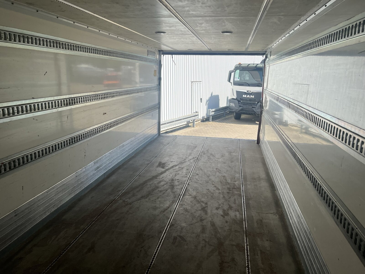 Mercedes-Benz Atego 1230 L 4x2 Atego 1230 L 4x2, LBW, Dautel, 1,5t - Box truck: picture 4 Mercedes-Benz Atego 1230 L 4x2 Atego 1230 L 4x2, LBW, Dautel, 1,5t - Box truck: picture 4