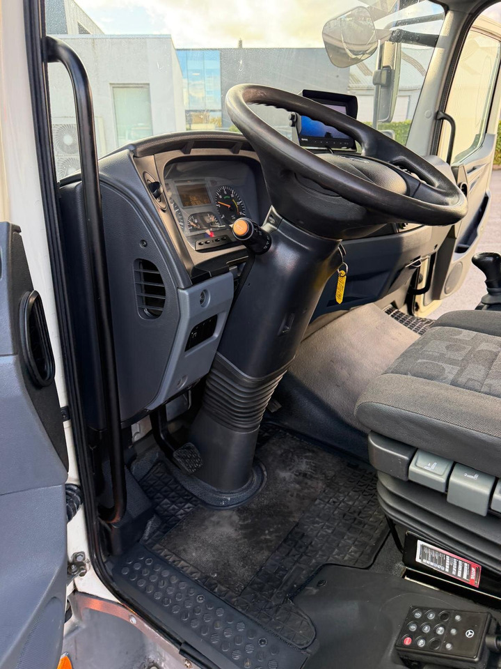 Mercedes-Benz Atego 816 4 x 2 - Dropside/ Flatbed truck: picture 5 Mercedes-Benz Atego 816 4 x 2 - Dropside/ Flatbed truck: picture 5