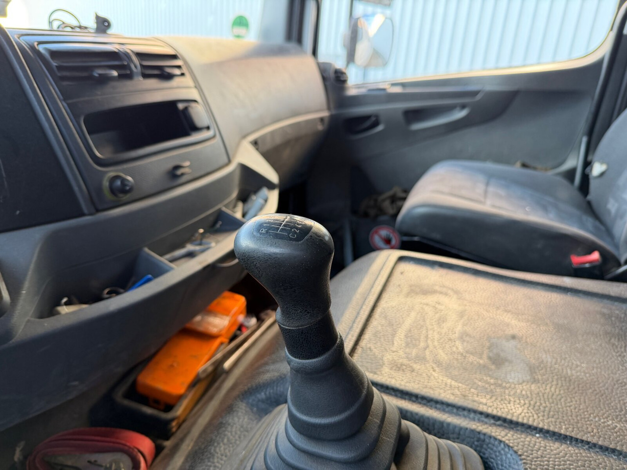 Mercedes-Benz Axor 1829 L 4x2 Axor 1829 L 4x2, 6-Sitzer - Dropside/ Flatbed truck: picture 3 Mercedes-Benz Axor 1829 L 4x2 Axor 1829 L 4x2, 6-Sitzer - Dropside/ Flatbed truck: picture 3