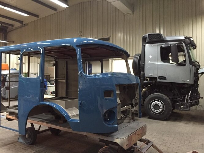 Mercedes-Benz - LP710/32 LF16V LP710/32, Autotransporter - Autotransporter truck: picture 2 Mercedes-Benz - LP710/32 LF16V LP710/32, Autotransporter - Autotransporter truck: picture 2