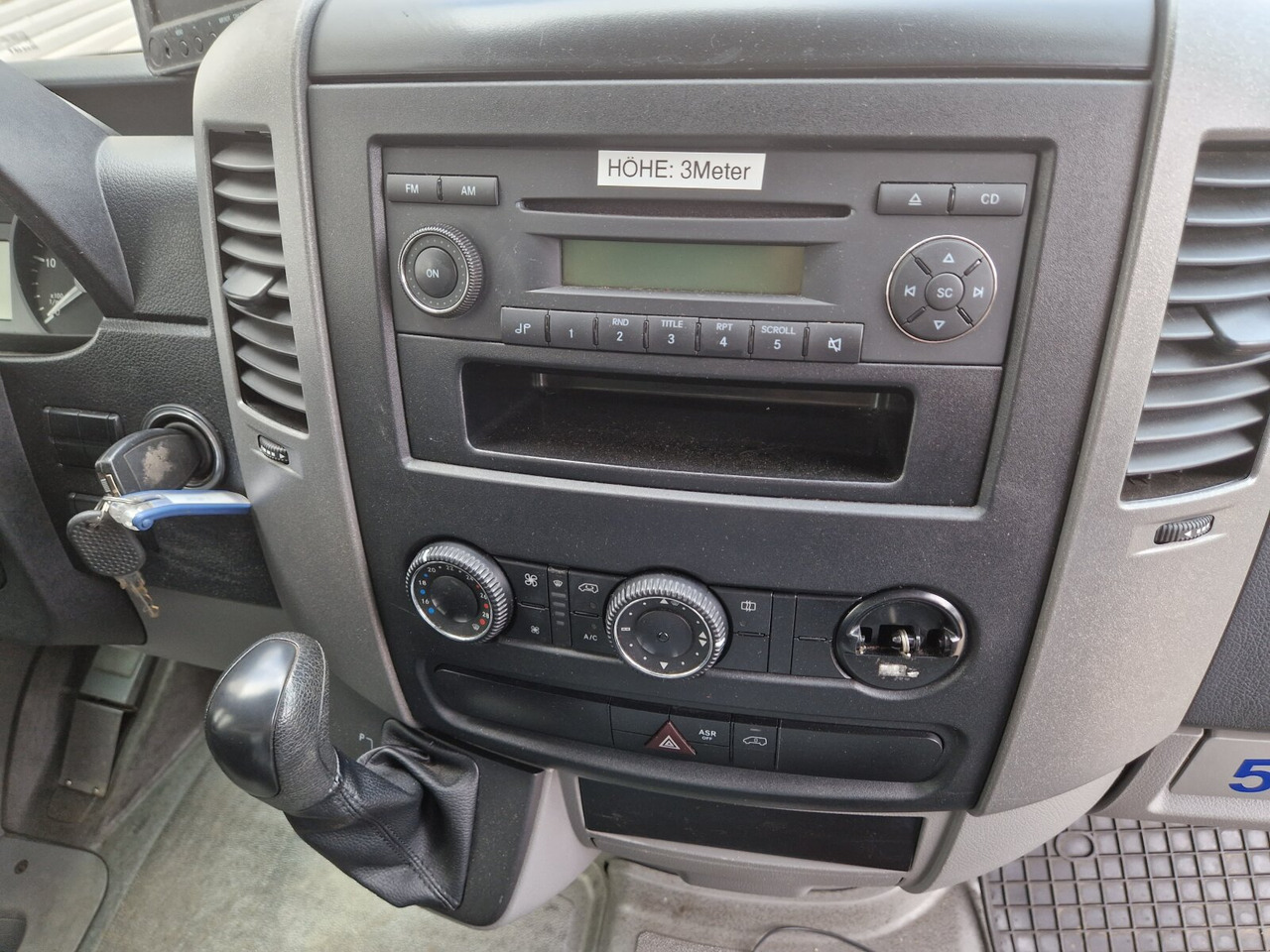 Mercedes-Benz Sprinter 516 CDI 4x2 Sprinter 516 CDI 4x2, Rettungswagen - Ambulance: picture 3 Mercedes-Benz Sprinter 516 CDI 4x2 Sprinter 516 CDI 4x2, Rettungswagen - Ambulance: picture 3