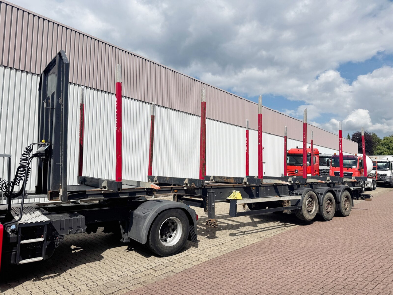 Schwarzmüller 3-Achs Holzauflieger 3-Achs Holzauflieger, Liftachse, MEHRFACH VORHANDEN! - Timber semi-trailer: picture 1 Schwarzmüller 3-Achs Holzauflieger 3-Achs Holzauflieger, Liftachse, MEHRFACH VORHANDEN! - Timber semi-trailer: picture 1