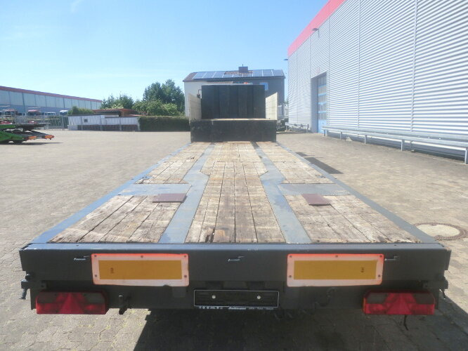 Schwarzmüller STP 3/ZV-N STP 3/ZV-N, 3-Achse nachlaufgelenkt, mit 6x Twist Lock - Low loader semi-trailer: picture 4 Schwarzmüller STP 3/ZV-N STP 3/ZV-N, 3-Achse nachlaufgelenkt, mit 6x Twist Lock - Low loader semi-trailer: picture 4