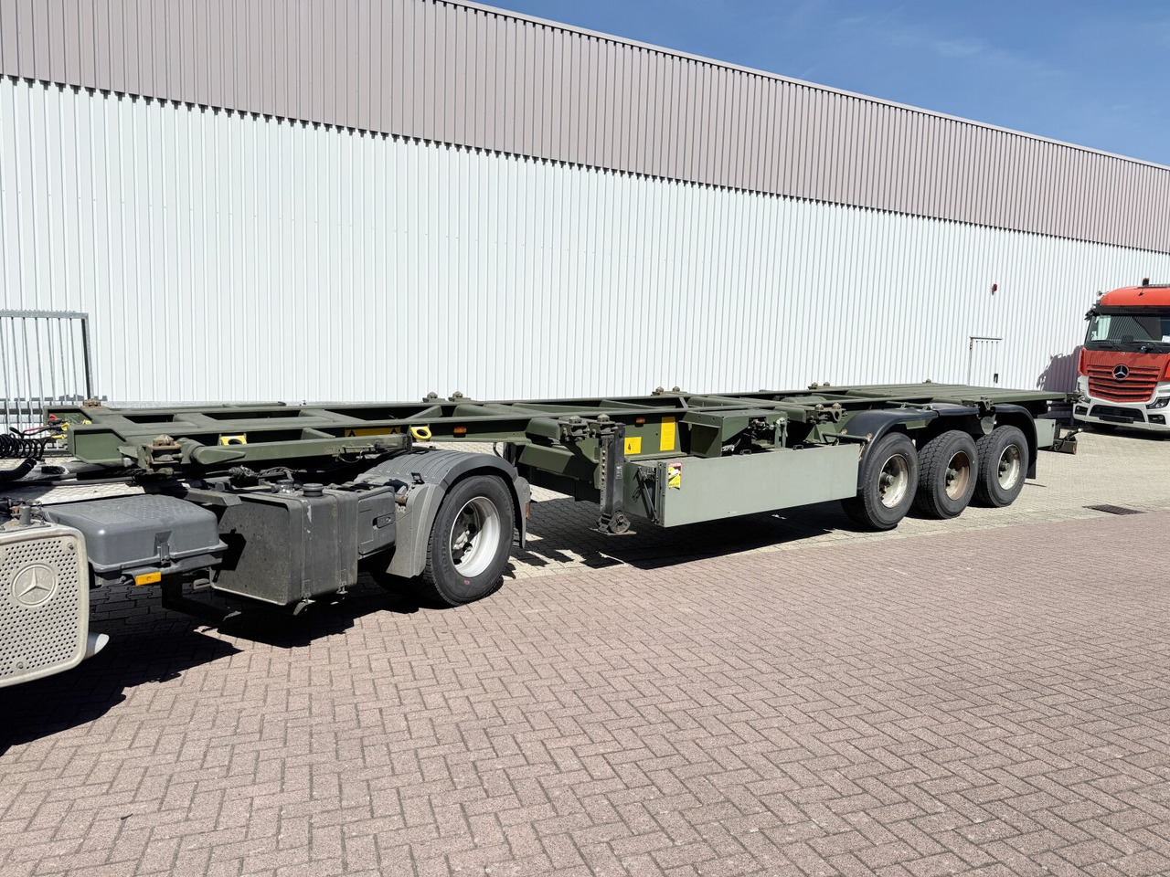 Doll U-74.0 3-Achs Containerchassis U-74.0 3-Achs Containerchassis, 2x20/20/30/40ft, Ex-! - Semi-trailer: picture 5 Doll U-74.0 3-Achs Containerchassis U-74.0 3-Achs Containerchassis, 2x20/20/30/40ft, Ex-! - Semi-trailer: picture 5