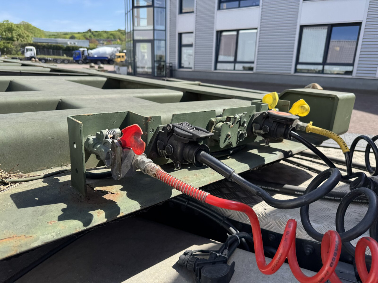 Doll U-74.0 3-Achs Containerchassis U-74.0 3-Achs Containerchassis, 2x20/20/30/40ft, Ex-! - Semi-trailer: picture 4 Doll U-74.0 3-Achs Containerchassis U-74.0 3-Achs Containerchassis, 2x20/20/30/40ft, Ex-! - Semi-trailer: picture 4