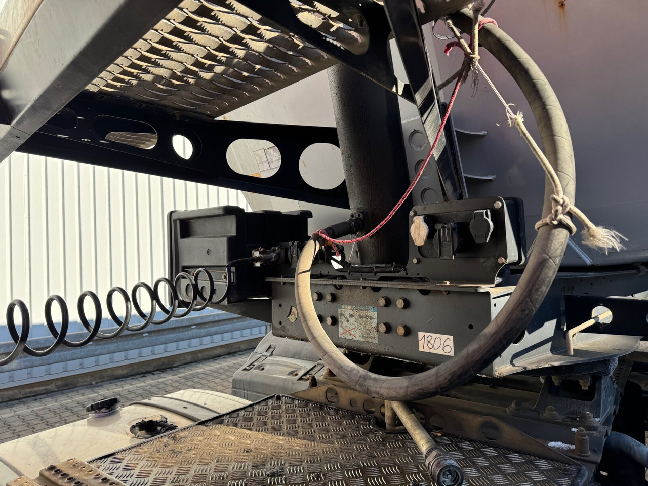 Semi-trailer NW-3 NW-3, Liftachse, Stahlmulde ca. 26m³: picture 10 Semi-trailer NW-3 NW-3, Liftachse, Stahlmulde ca. 26m³: picture 10