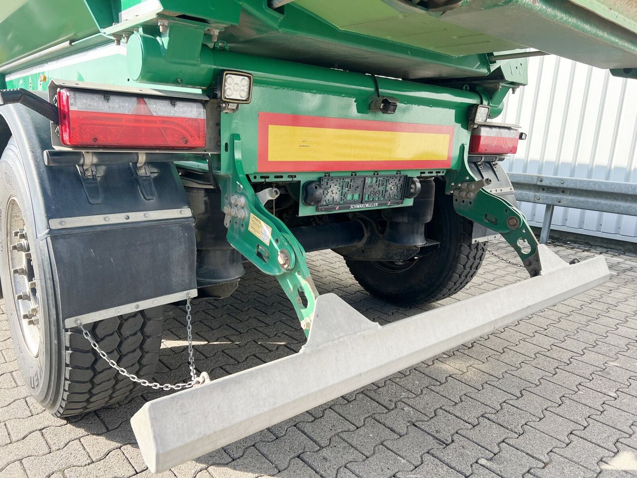 Semi-trailer Schwarzmüller K-Serie Kippauflieger K-Serie Kippauflieger, Hardoxmulde ca. 25m³, 2x Liftachse: picture 10 Semi-trailer Schwarzmüller K-Serie Kippauflieger K-Serie Kippauflieger, Hardoxmulde ca. 25m³, 2x Liftachse: picture 10