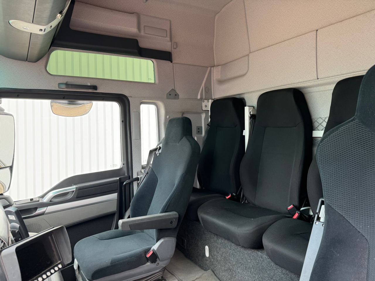 MAN TGX 18.400 4X2 BLS TGX 18.400 4X2 BLS, Fahrschule, 5 Sitzer - Tractor unit: picture 5 MAN TGX 18.400 4X2 BLS TGX 18.400 4X2 BLS, Fahrschule, 5 Sitzer - Tractor unit: picture 5