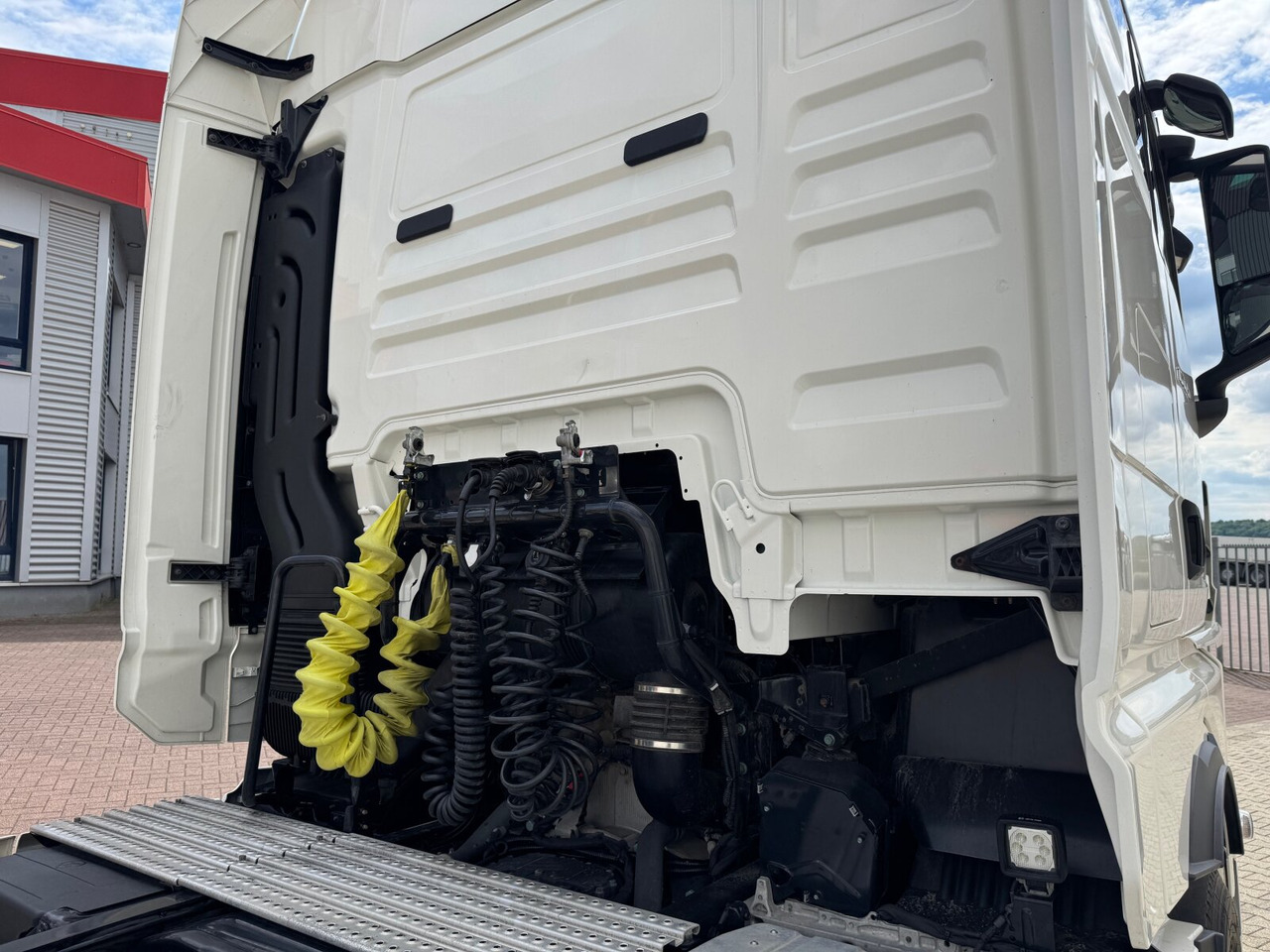 Tractor unit MAN TGX 18.470 4x2 BL TGX 18.470 4x2 BL, Retarder, Navi: picture 11