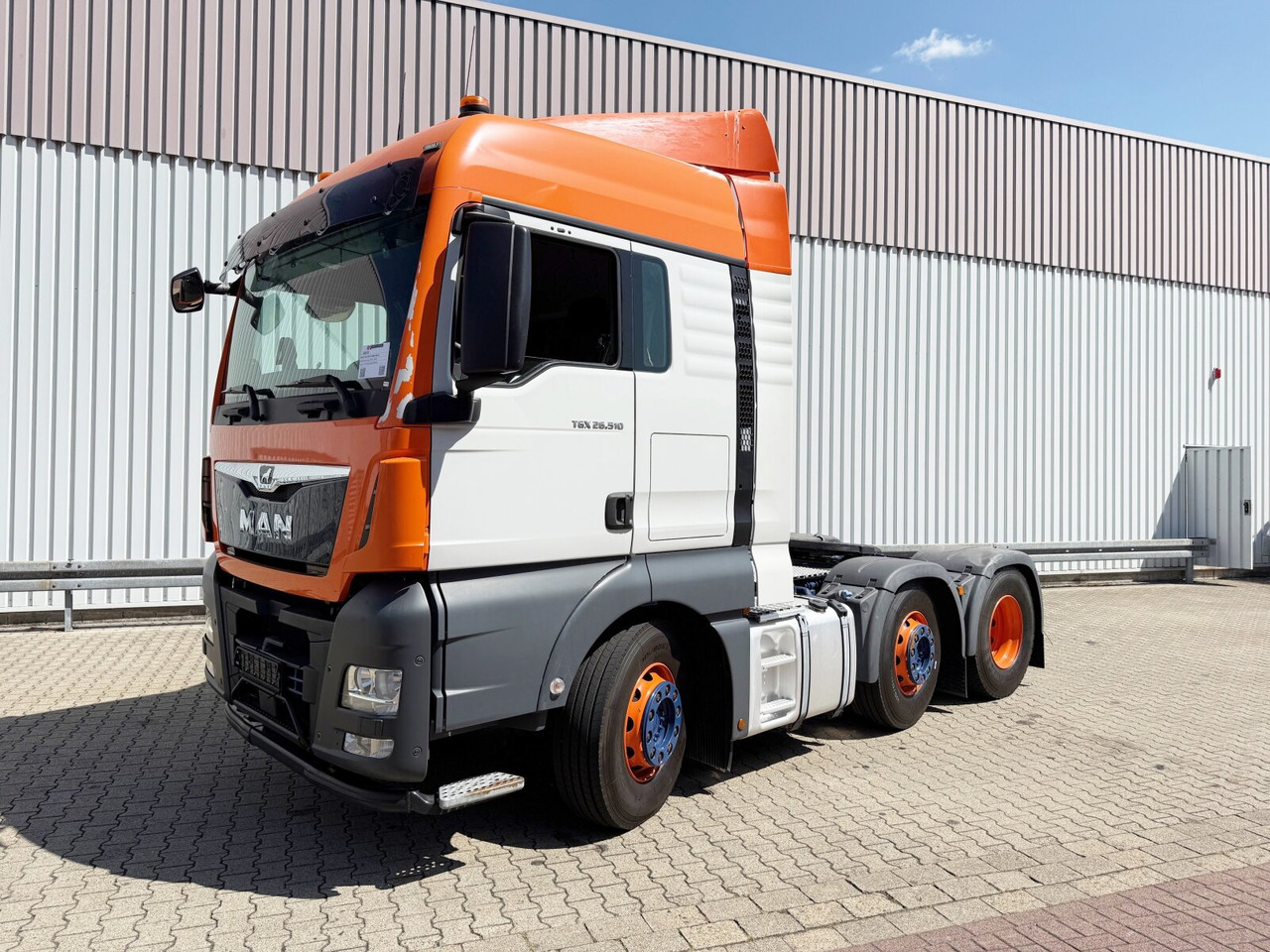MAN TGX 26.510 6X2/4 BLS TGX 26.510 6X2/4 BLS, Intarder, Vorlauflenk-/lift, XLX-Fahrerhaus, Standklima - Tractor unit: picture 1 MAN TGX 26.510 6X2/4 BLS TGX 26.510 6X2/4 BLS, Intarder, Vorlauflenk-/lift, XLX-Fahrerhaus, Standklima - Tractor unit: picture 1