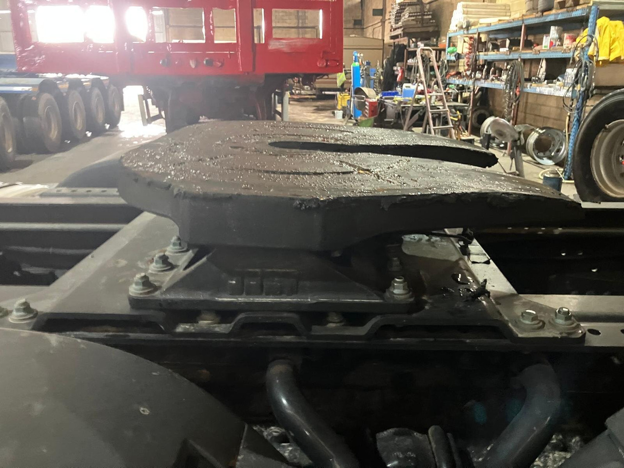 MAN TGX 33.580 6x4 BB TGX 33.580 6x4 BB, Retarder, zZGG 150.000kg - Tractor unit: picture 3 MAN TGX 33.580 6x4 BB TGX 33.580 6x4 BB, Retarder, zZGG 150.000kg - Tractor unit: picture 3