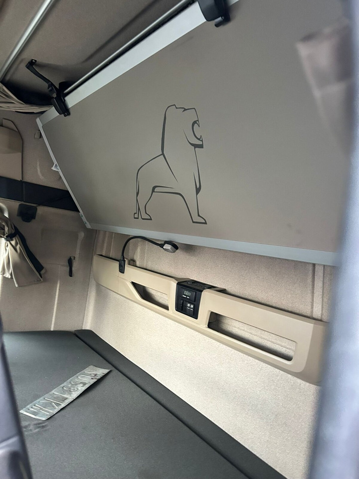 MAN TGX 33.580 6x4 BB TGX 33.580 6x4 BB, Retarder, zZGG 150.000kg - Tractor unit: picture 3 MAN TGX 33.580 6x4 BB TGX 33.580 6x4 BB, Retarder, zZGG 150.000kg - Tractor unit: picture 3