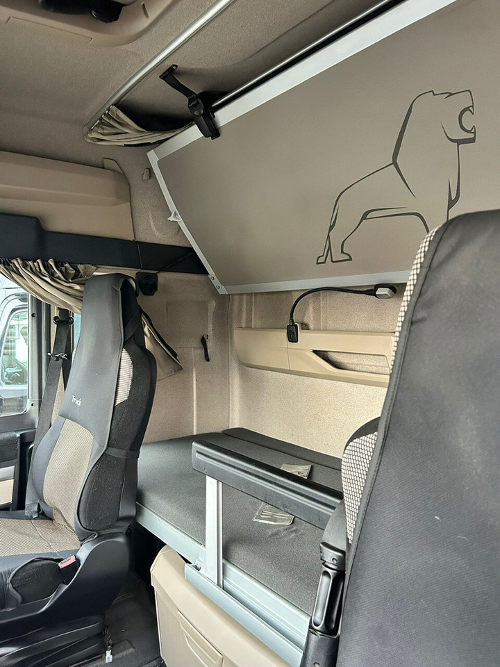 MAN TGX 33.640 6x4 BB TGX 33.640 6x4 BB, Retarder, zZGG 180.000kg - Tractor unit: picture 4 MAN TGX 33.640 6x4 BB TGX 33.640 6x4 BB, Retarder, zZGG 180.000kg - Tractor unit: picture 4