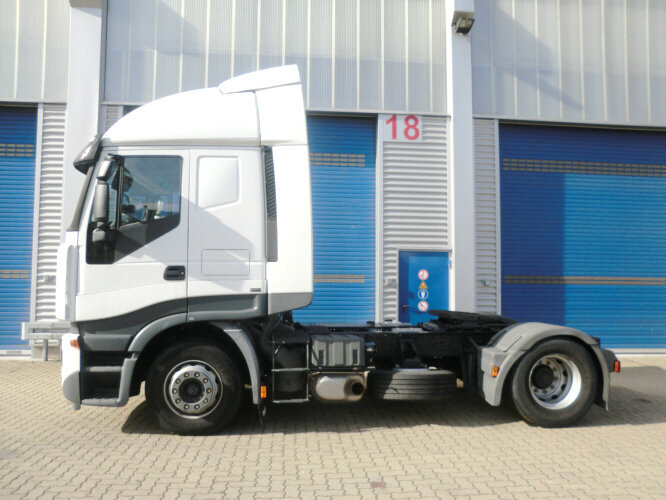 Stralis 440S45T/P 4x2 Stralis 440S45T/P 4x2 - Tractor unit: picture 3 Stralis 440S45T/P 4x2 Stralis 440S45T/P 4x2 - Tractor unit: picture 3