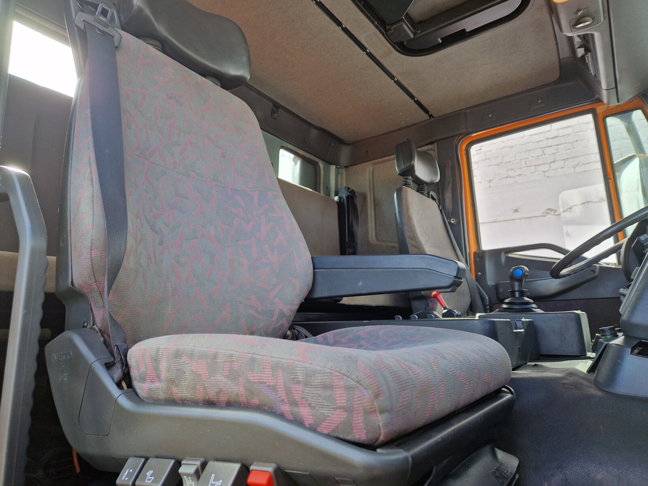 Trakker 190E350 4x4 Trakker 190E350 4x4, Meiller-Kipper, Winterdienstausstattung - Tipper: picture 5 Trakker 190E350 4x4 Trakker 190E350 4x4, Meiller-Kipper, Winterdienstausstattung - Tipper: picture 5