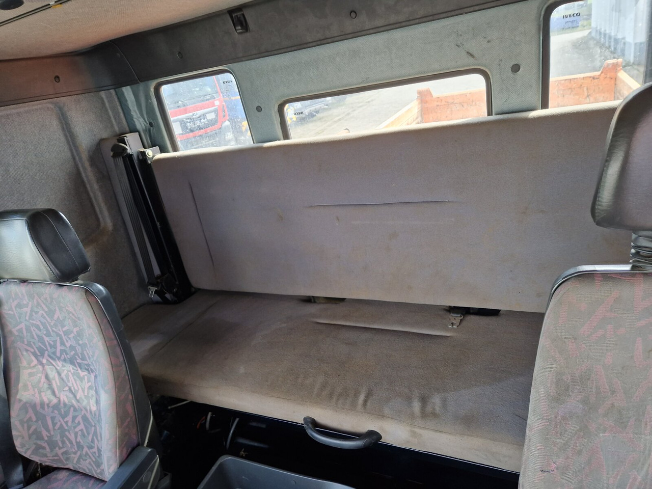 Trakker 190E350 4x4 Trakker 190E350 4x4, Meiller-Kipper, Winterdienstausstattung - Tipper: picture 3 Trakker 190E350 4x4 Trakker 190E350 4x4, Meiller-Kipper, Winterdienstausstattung - Tipper: picture 3