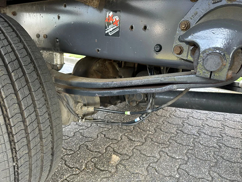 Garbage truck Renault Midlum 220 GARBAGE / MULL + SPRING / SPRING + 175.643 KM + EURO 5: picture 12 Garbage truck Renault Midlum 220 GARBAGE / MULL + SPRING / SPRING + 175.643 KM + EURO 5: picture 12