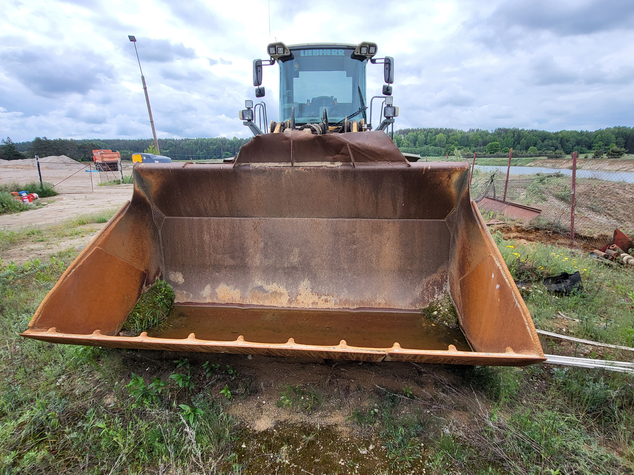 LIEBHERR L566 - Wheel loader: picture 5 LIEBHERR L566 - Wheel loader: picture 5