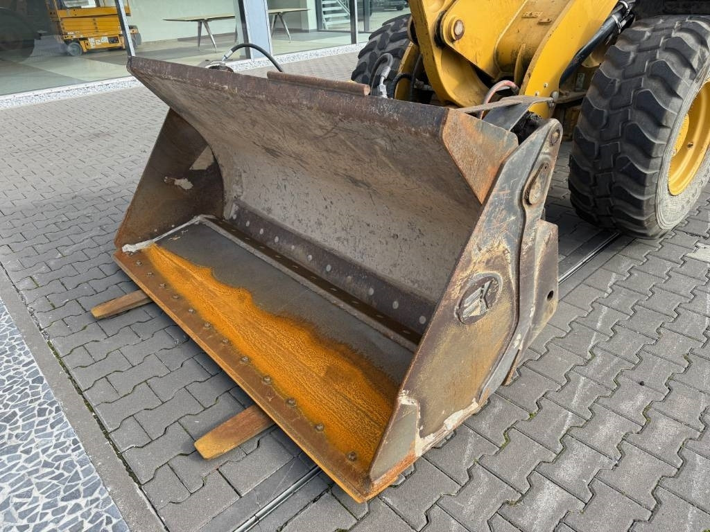 Wheel loader CAT 908 H: picture 6 Wheel loader CAT 908 H: picture 6