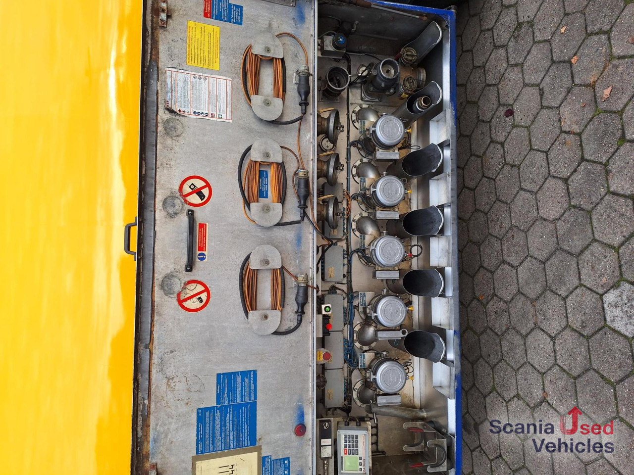 KTS/Schrader Tankaufl. 5 Kammern - Tank semi-trailer: picture 5 KTS/Schrader Tankaufl. 5 Kammern - Tank semi-trailer: picture 5