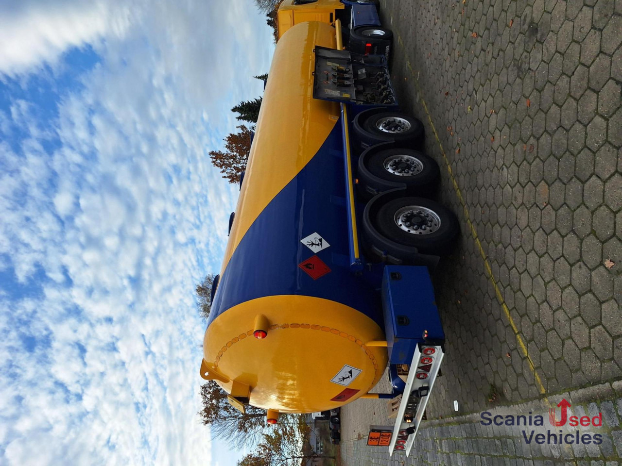 KTS/Schrader Tankaufl. 5 Kammern - Tank semi-trailer: picture 4 KTS/Schrader Tankaufl. 5 Kammern - Tank semi-trailer: picture 4