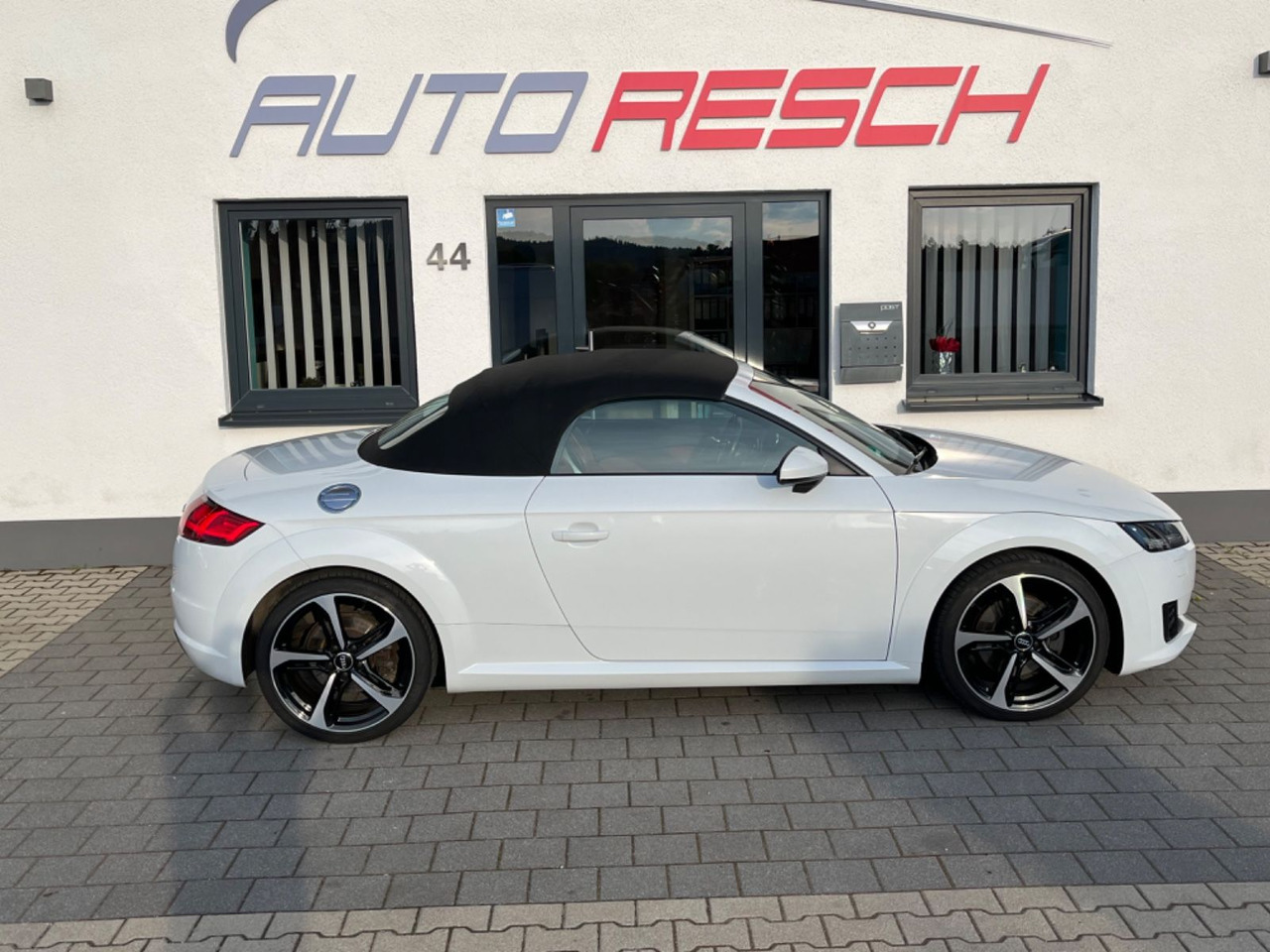 Car Audi TT Roadster 2.0 TFSI quattro: picture 10