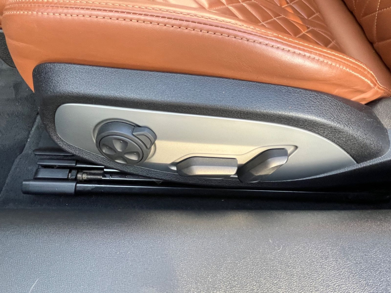 Car Audi TT Roadster 2.0 TFSI quattro: picture 14