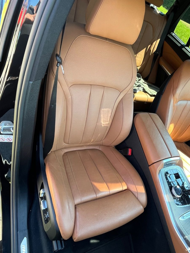 SUV BMW X5 Baureihe X5 M50 d: picture 11