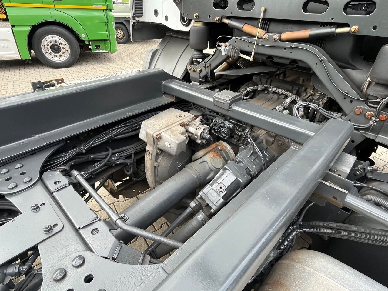 Hook lift truck Mercedes-Benz Actros 2544 MP3 Abrollkipper original 84.000KM: picture 10