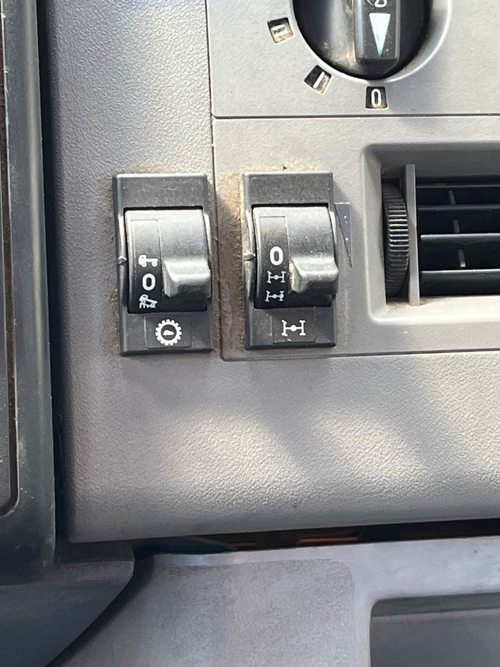 Truck mounted aerial platform Mercedes-Benz Vario 814 DA 4x4 Ruthmann T 170: picture 12 Truck mounted aerial platform Mercedes-Benz Vario 814 DA 4x4 Ruthmann T 170: picture 12