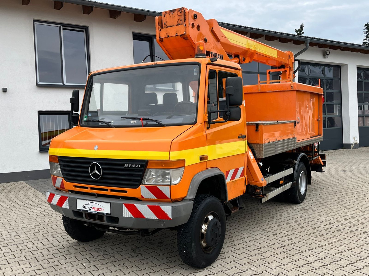 Truck mounted aerial platform Mercedes-Benz Vario 814 DA 4x4 Ruthmann T 170: picture 6 Truck mounted aerial platform Mercedes-Benz Vario 814 DA 4x4 Ruthmann T 170: picture 6