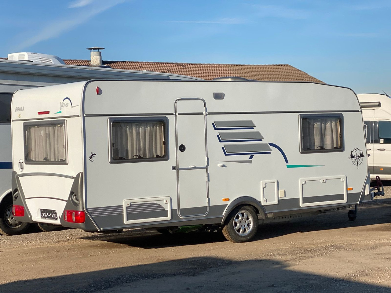 HYMER / ERIBA / HYMERCAR Nova 530 Swing mit Längsbetten und Moser, top Zu - Caravan: picture 5 HYMER / ERIBA / HYMERCAR Nova 530 Swing mit Längsbetten und Moser, top Zu - Caravan: picture 5