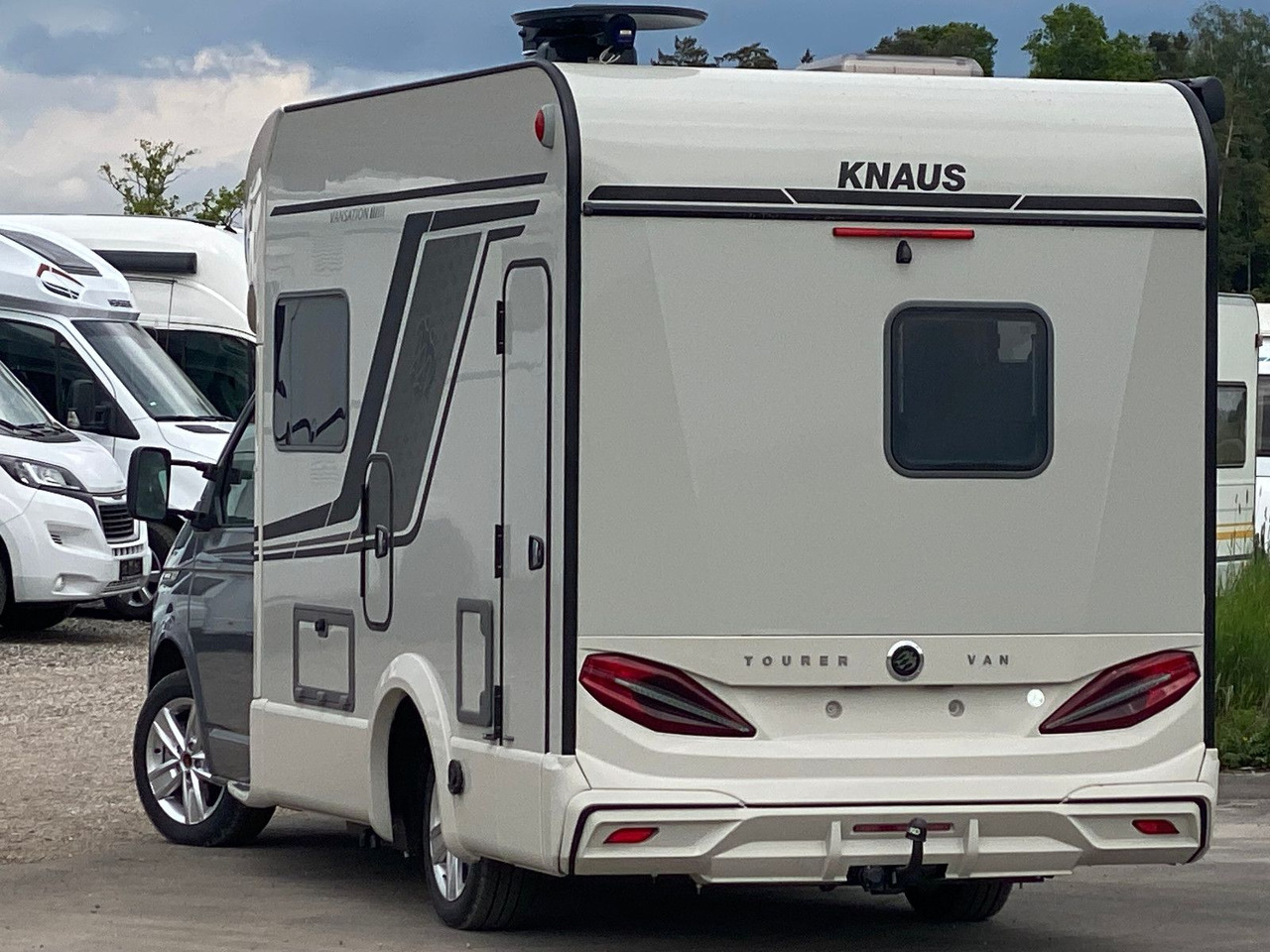 Semi-integrated motorhome Knaus Tourer Van 500 LT, slide Bett, 4 P. Zulassung: picture 7
