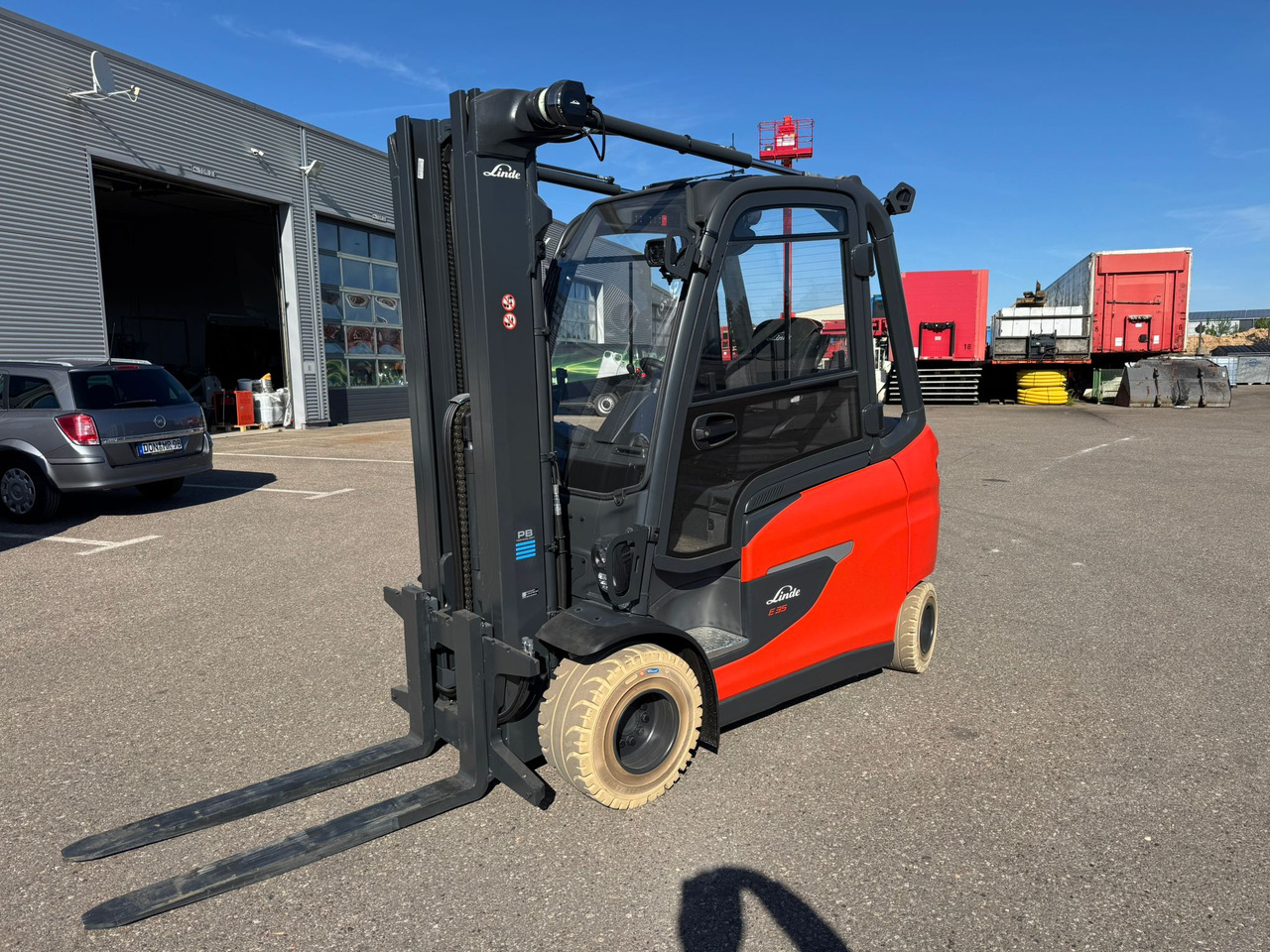 LINDE E35HL-01 - Electric forklift: picture 1 LINDE E35HL-01 - Electric forklift: picture 1