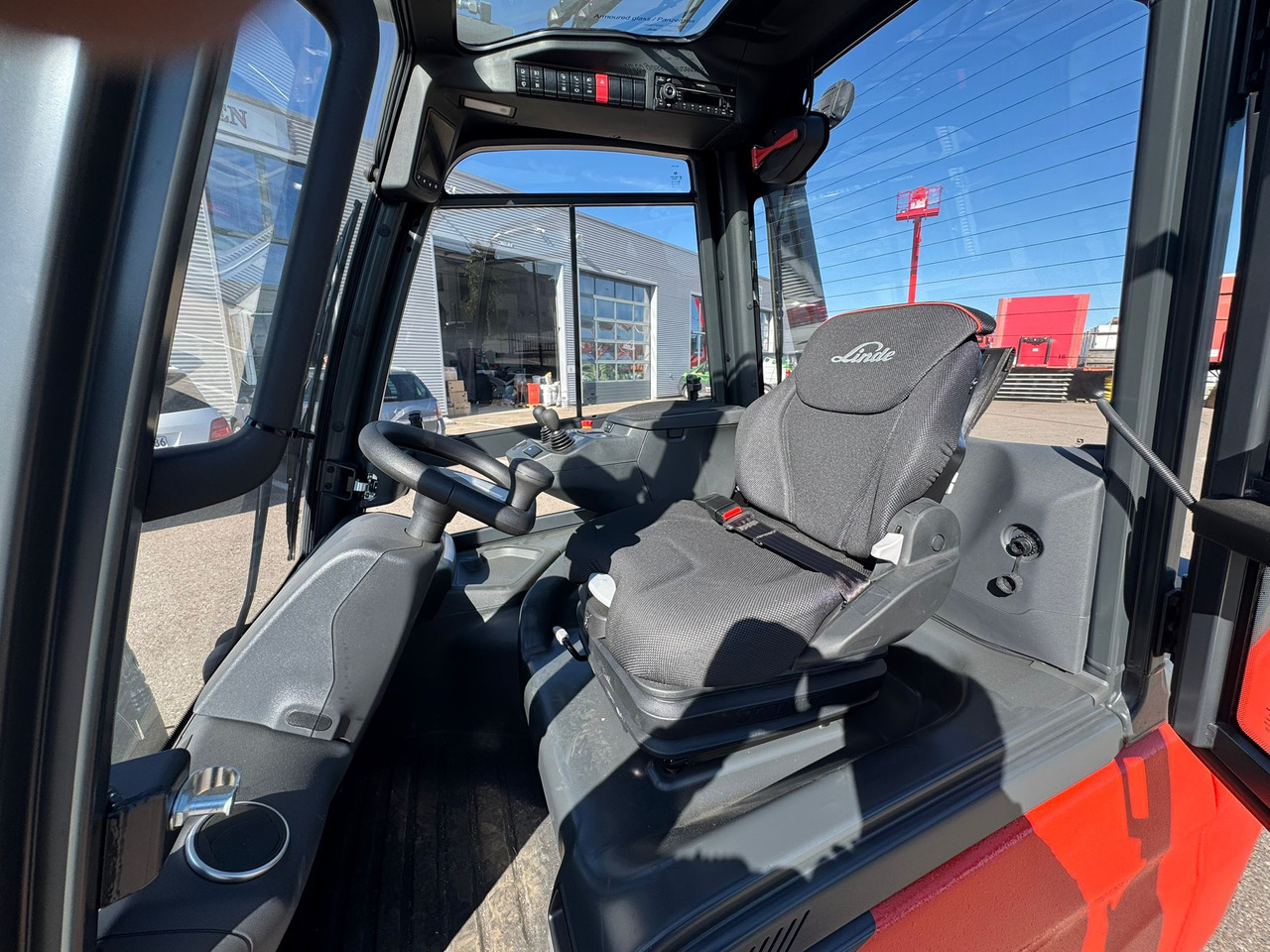 LINDE E35HL-01 - Electric forklift: picture 5 LINDE E35HL-01 - Electric forklift: picture 5