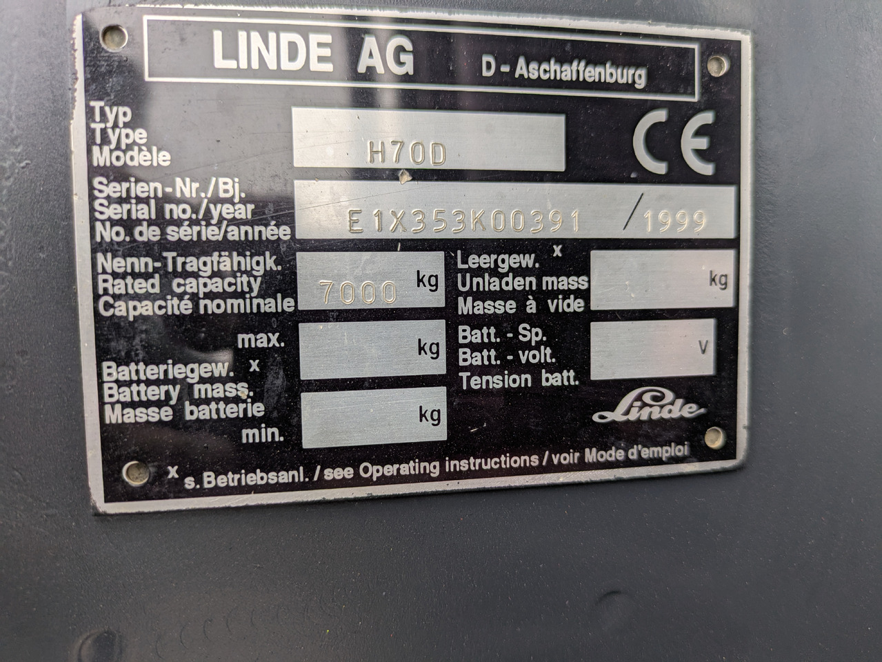 Leasing of LINDE H70D Diesel Stapler Triplexmast BJ: 99 erst 3368h LINDE H70D Diesel Stapler Triplexmast BJ: 99 erst 3368h: picture 9 Leasing of LINDE H70D Diesel Stapler Triplexmast BJ: 99 erst 3368h LINDE H70D Diesel Stapler Triplexmast BJ: 99 erst 3368h: picture 9