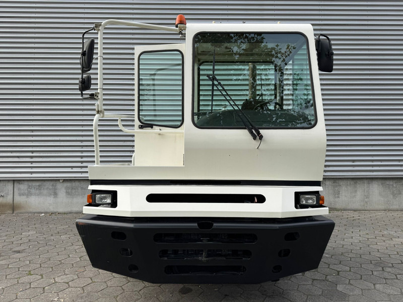 Terberg YT182 / NL Truck - Terminal tractor: picture 3 Terberg YT182 / NL Truck - Terminal tractor: picture 3