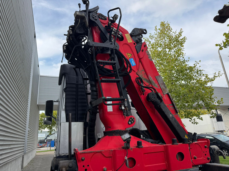Hook lift truck, Crane truck Volvo FH 500 / 8X4 / Palfinger S260Z96 / VDL Hook / NL Truck: picture 15