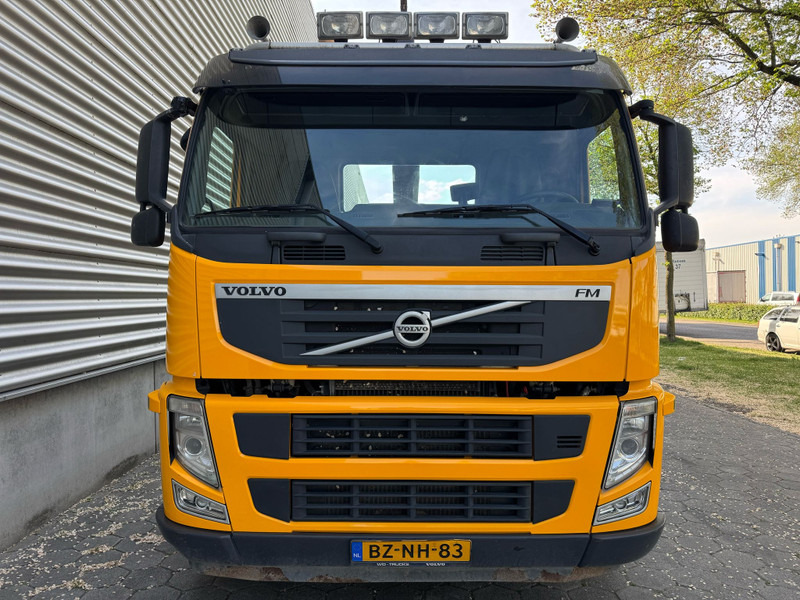 Volvo FM 460 / 8X4 / Hyva Lift / 30 Tons Hook / I-Shift / Tuv: 10-2025 / NL Truck - Hook lift truck: picture 5 Volvo FM 460 / 8X4 / Hyva Lift / 30 Tons Hook / I-Shift / Tuv: 10-2025 / NL Truck - Hook lift truck: picture 5
