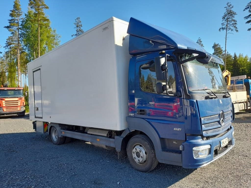 Mercedes-Benz Atego 821  - Refrigerator truck: picture 4 Mercedes-Benz Atego 821  - Refrigerator truck: picture 4