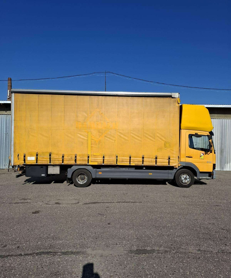 Mercedes-Benz Atego - Curtainsider truck: picture 2 Mercedes-Benz Atego - Curtainsider truck: picture 2
