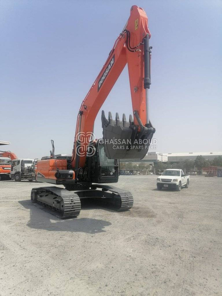 DOOSAN DX225 LCA – CHAIN EXCAVATOR OPERATING WEIGHT 22 TON APPROX. WITH BUCKET 1.08 Cu.M BUCKET ( HEAVY DUTY) MY2022 - Crawler excavator: picture 3 DOOSAN DX225 LCA – CHAIN EXCAVATOR OPERATING WEIGHT 22 TON APPROX. WITH BUCKET 1.08 Cu.M BUCKET ( HEAVY DUTY) MY2022 - Crawler excavator: picture 3