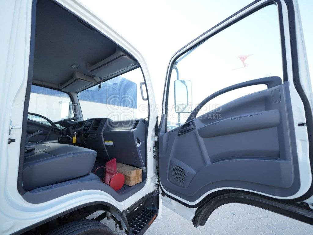 Cab chassis truck ISUZU NPR 85 CREW CABIN MY24: picture 10