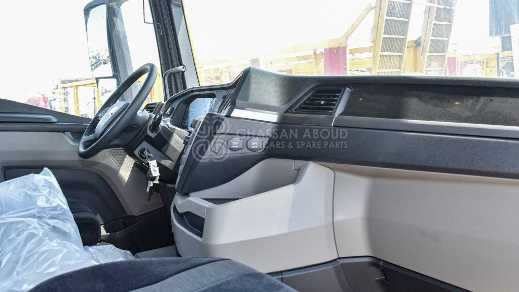 Interior photo 1: Cab chassis truck MAN TRUCK CHASSIS  – TGS 41.480 – 8X4 BB CH