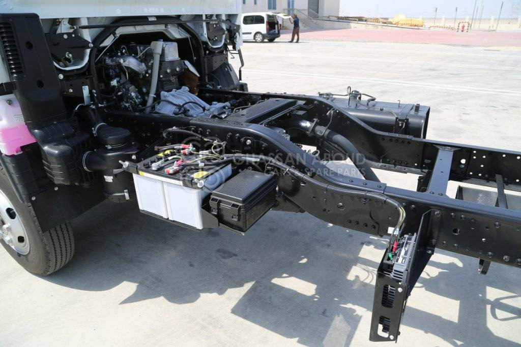Cab chassis truck MITSUBISHI CANTER  CHASSIS 3TON SC 100L TANK (4X4) DIESEL, MY24: picture 6