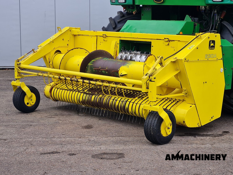 John Deere 630A pick-up - Corn header for Agricultural machinery: picture 1 John Deere 630A pick-up - Corn header for Agricultural machinery: picture 1