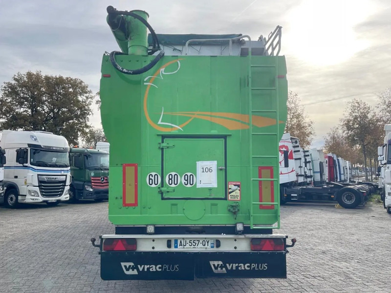 LEVEQUES TSCI, AUGER, HATZ diesel? 7 COMPARTMENTS. Great condition! - Tank semi-trailer: picture 2 LEVEQUES TSCI, AUGER, HATZ diesel? 7 COMPARTMENTS. Great condition! - Tank semi-trailer: picture 2